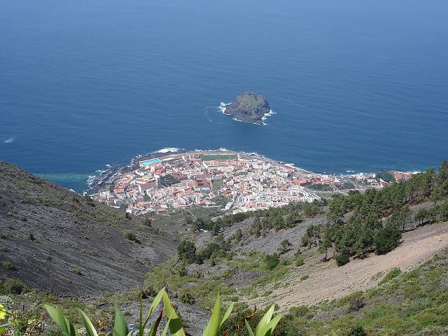 Garachico_2.JPG - Auf einer Lavazunge liegt die Stadt Garachico